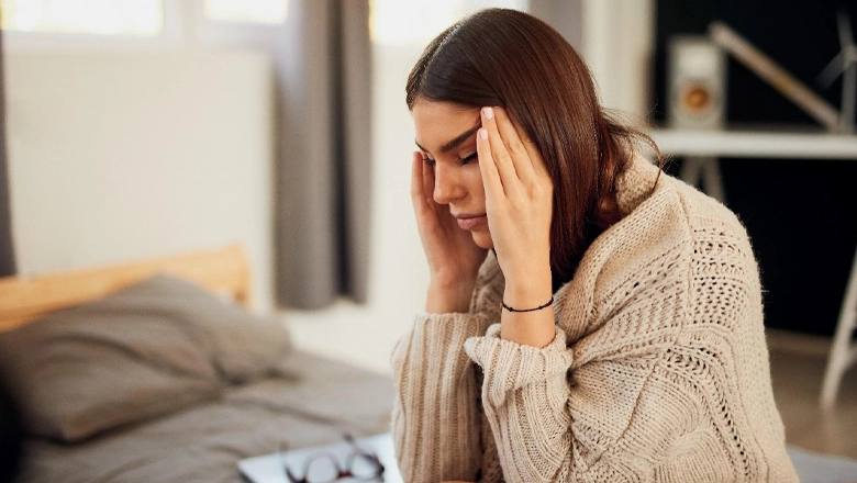 ماساژ شقیقه‌ها با روغن نعناع